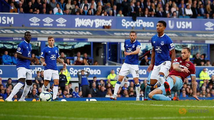 Marko Arnautovic vs Everton